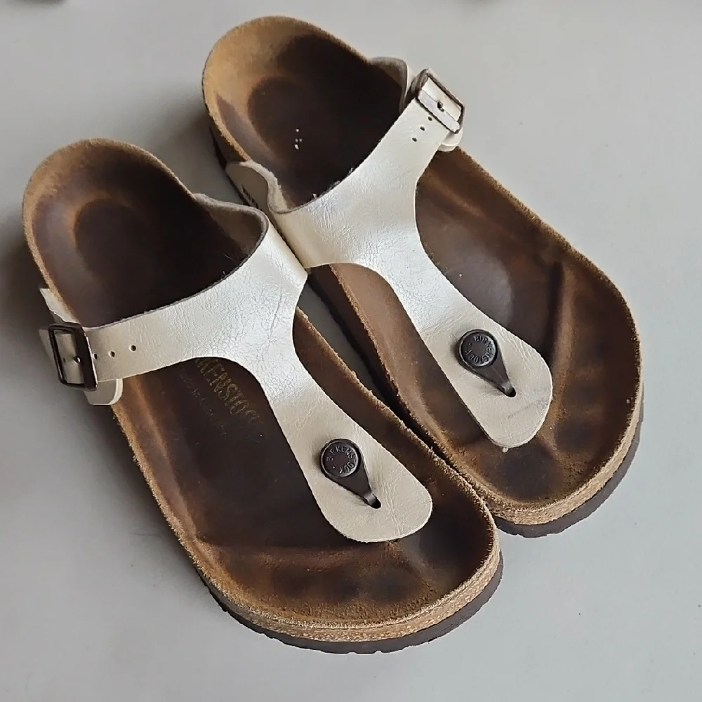 Birkenstock Light Cream Sandals Size 7 Womens - Picture 1 of 13